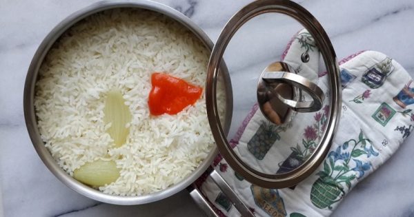 Cómo conseguir que el arroz quede blanco, sueltito y riquísimo: El secreto del «arroz perfecto».