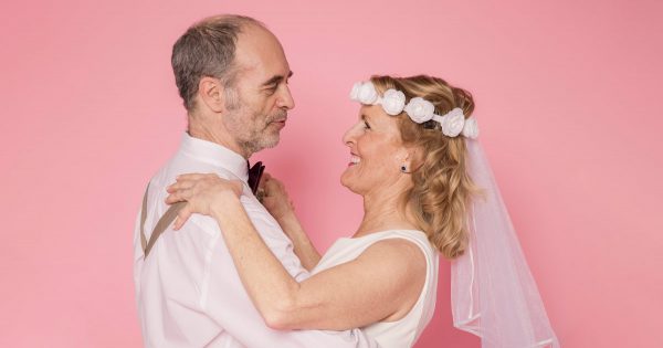 Mi suegra quería embolsarse el piso, empezó a decirme convincentemente que mi madre era todavía una mujer joven a los 56 años, una novia bastante adecuada