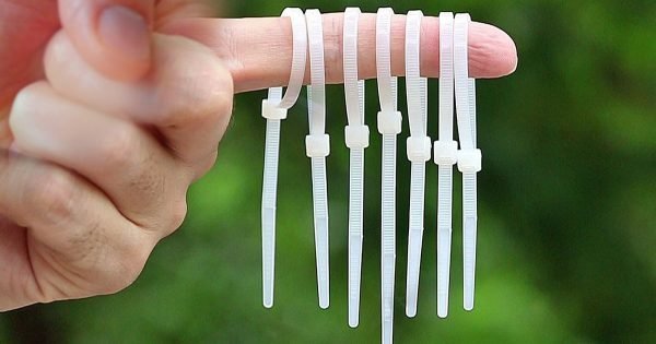 Cómo usar una brida para cables en casa para resolver una emergencia