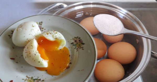 Cómo cocer huevos escalfados Cómo cocer huevos escalfados