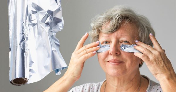 Cubre tus ojos con papel de aluminio, harás este truco una y otra vez Cubre tus ojos con papel de aluminio, harás este truco una y otra vez