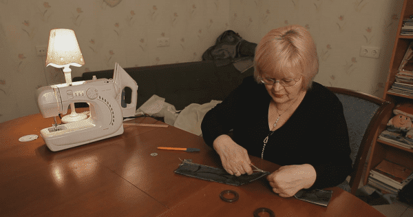 El cosido de cortinas romanas con tus propias manos.