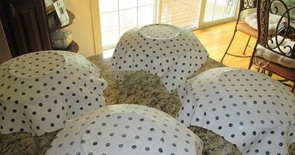 Ella pegó un trozo de tela en la parte posterior del plato… ¡Todos quedaron admirados con el resultado!