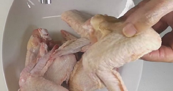 ¡Es la mejor manera de preparar alitas de pollo! Esta salsa las convierte en un manjar de dioses…