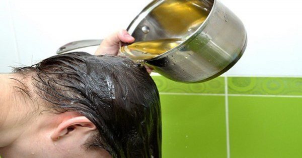 ¡Este remedio no debe faltar en tu estante de baño! El cabello, las pestañas, las cejas — todo luce lujoso!