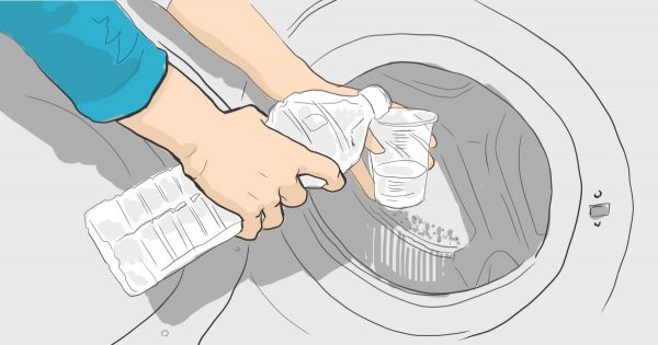 ¿Las manchas en tu ropa se resisten a todo intento de lavado? Agrega un poco de vinagre…