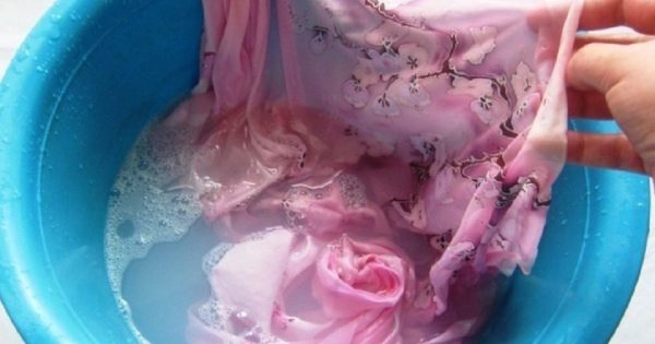 Cómo lavar tul en la cocina