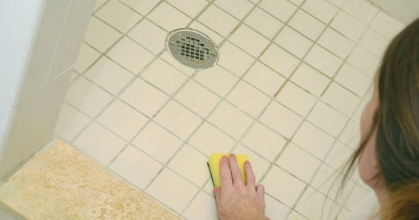 Elimina cualquier suciedad de la baldosa sin dejar rastro. ¡Una receta simple con un resultado asombroso!