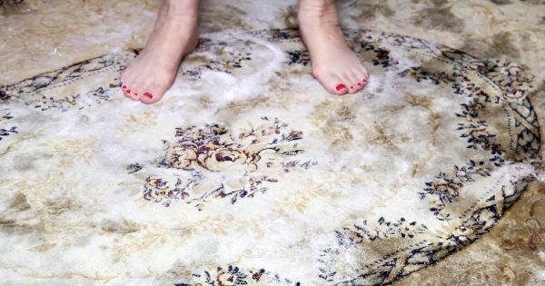 Cómo limpiar eficazmente una alfombra sin nieve