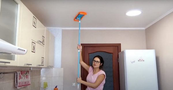 Cómo limpiar un techo tensado sin dejar rayas