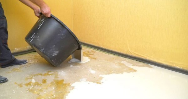 El principio del linóleo cálido en la casa