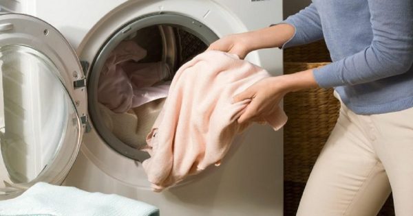 Cómo quitar el olor de la lavadora