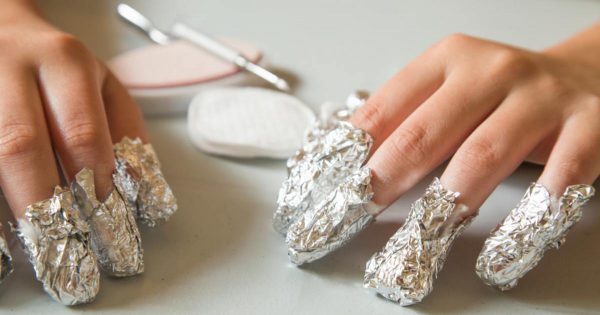 Cómo quitar el esmalte de gel en casa sin dañar las uñas