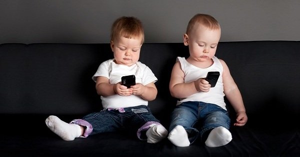 ¿Por qué los niños deben estar alejados de los dispositivos inteligentes? ¡Todos los padres deben saber esto!
