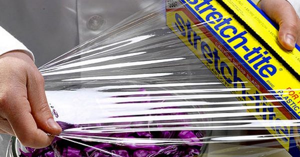 ¡Envoltura de plástico, señoras y señores! 13 maneras de usar este material milagroso.