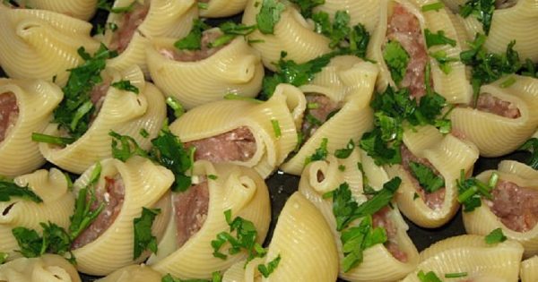 Conchiglioni rellenos de carne picada con la salsa de Bechamel: ¡Es la mejor pasta que he probado!