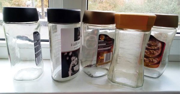 Dónde colocar latas de café que acumulan polvo en el refrigerador