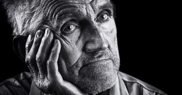 Cómo deshacerse del olor a vejez. Cómo deshacerse del olor a vejez.