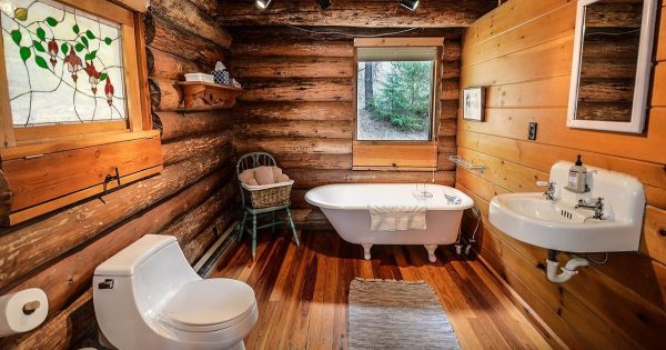 Qué cosas en el baño harían gritar a un diseñador de moda en 2022