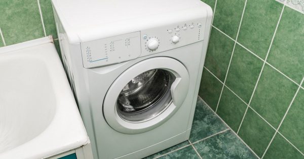 ¿Por qué deberías instalar una lavadora en el balcón?