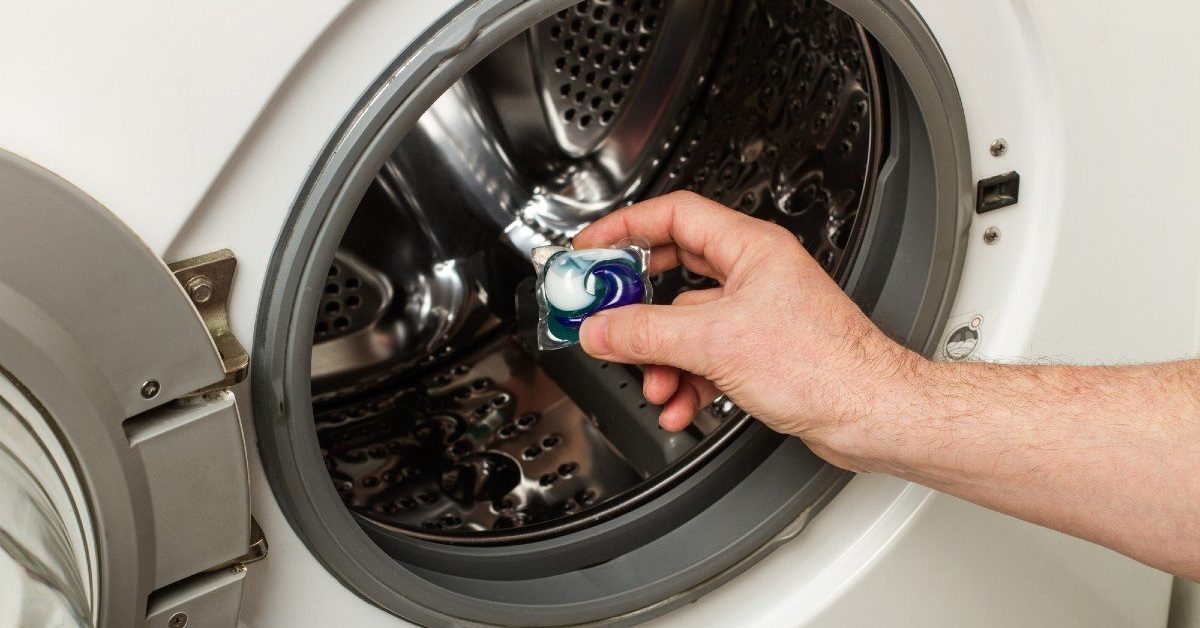 ¿Tiene sentido verter el polvo directamente en el tambor de la lavadora