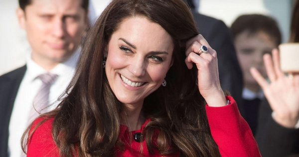 Kate Middleton conquistó la red con su baile, en una estación de Londres.