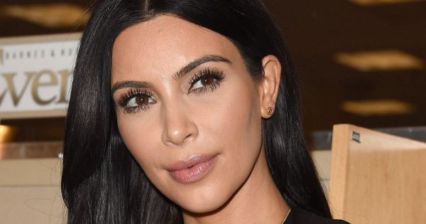 En la web circula una foto de Kim Kardashian medio desnuda. Los fans tienen la boca hecha agua…