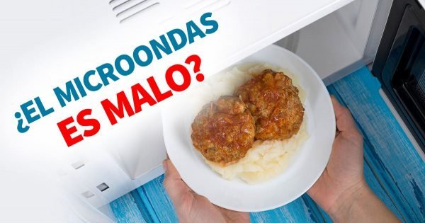 ¿Cuáles son los riesgos de calentar alimentos en el microondas?