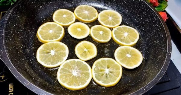 Galletas con rodajas de limón