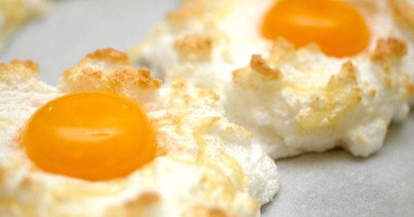 Huevos «Orsini»: un plato muy sabroso y no banal. ¡Una verdadera tarta de huevos!