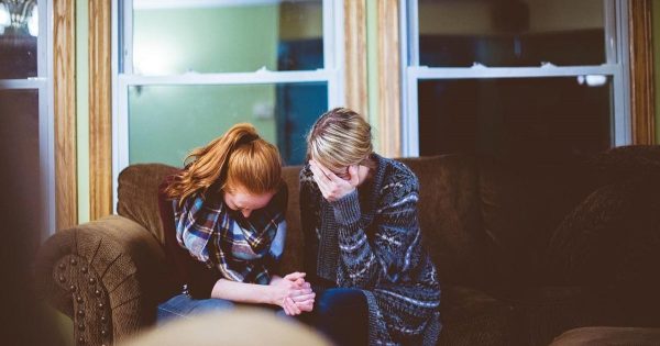 Cómo decir no a una hermana que siempre viene con las manos vacías