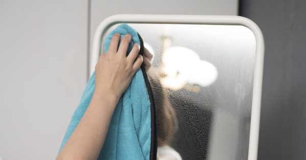 Una conocida mujer japonesa no lava espejos y ventanas todos los meses, con una vez al año es suficiente; ¡comparto su método!