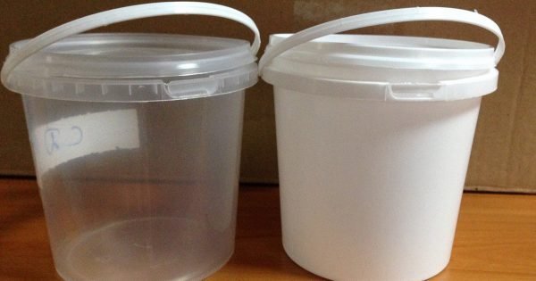 Atractivo uso para cubos de plástico.