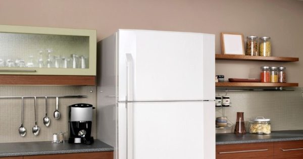 Qué no deberías poner nunca sobre la nevera