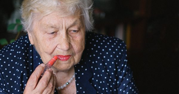 La culpa de que sus hijos mayores no llamen o no vengan fue de los propios ancianos, lo único que tienen que hacer es cambiar un par de cosas en su comportamiento…