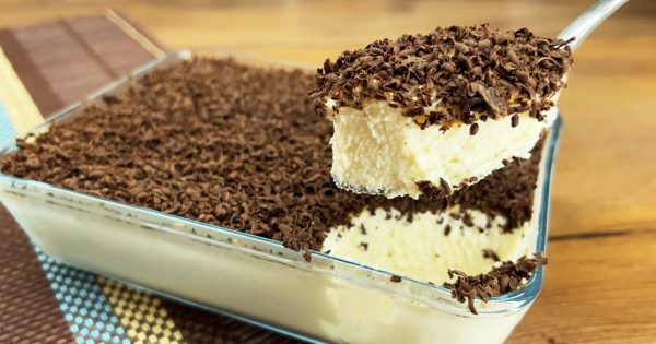 Postre bajo en calorías de cuajada con plátano Postre bajo en calorías de cuajada con plátano