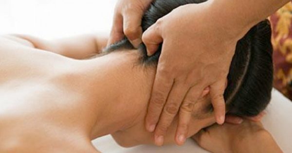 Estas 8 posturas de yoga te aliviarán el dolor en el cuello y la columna vertebral. ¡Pruébalas, son muy efectivas!