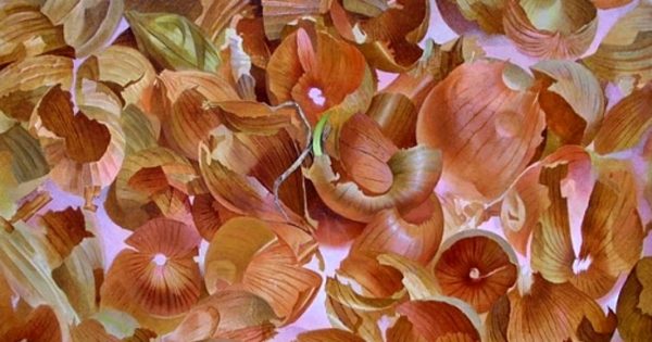 9 razones para no tirar la cáscara de cebolla. ¡Elije lo que más te convenga!