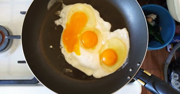 Cómo restaurar el revestimiento antiadherente en casa