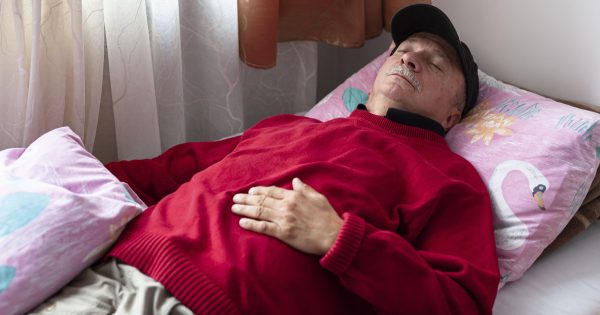 Por qué no deberías dejar que nadie se siente en tu cama con ropa de calle Por qué no deberías dejar que nadie se siente en tu cama con ropa de calle