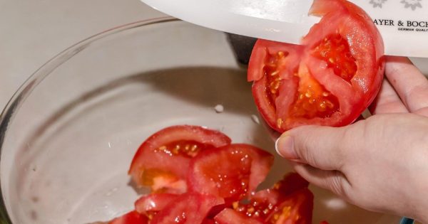 Cómo mejorar el sabor de los tomates comprados en la tienda