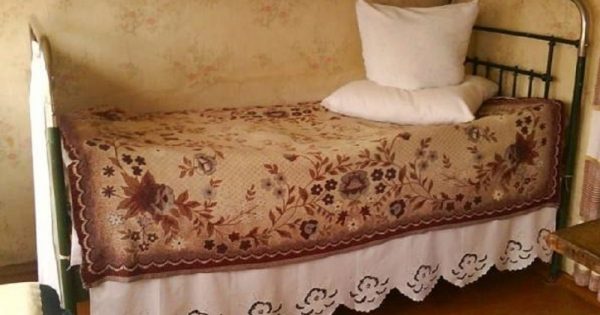 ¿Qué sucederá si duermes en la cama o el sofá de un pariente que ya partió al más allá? Después de todo, el difunto…