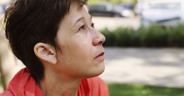 No hay nada más reluciente que una mujer que se cree guapa a los 50 años.