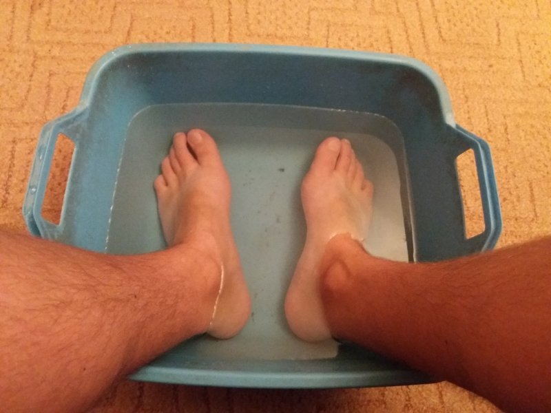 El hongo de las uñas en los pies que curar el alquitrán