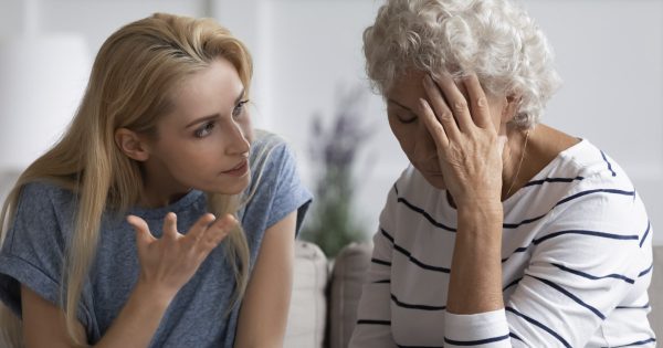 Voy a desalojar a los padres de mi marido de su piso inmediatamente para vengarme de él