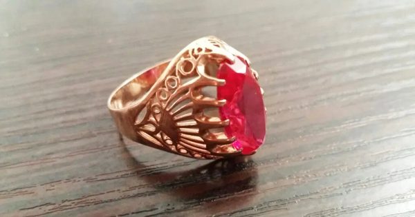 Por qué no se fabricaban joyas de oro rosa, blanco y amarillo en la época soviética